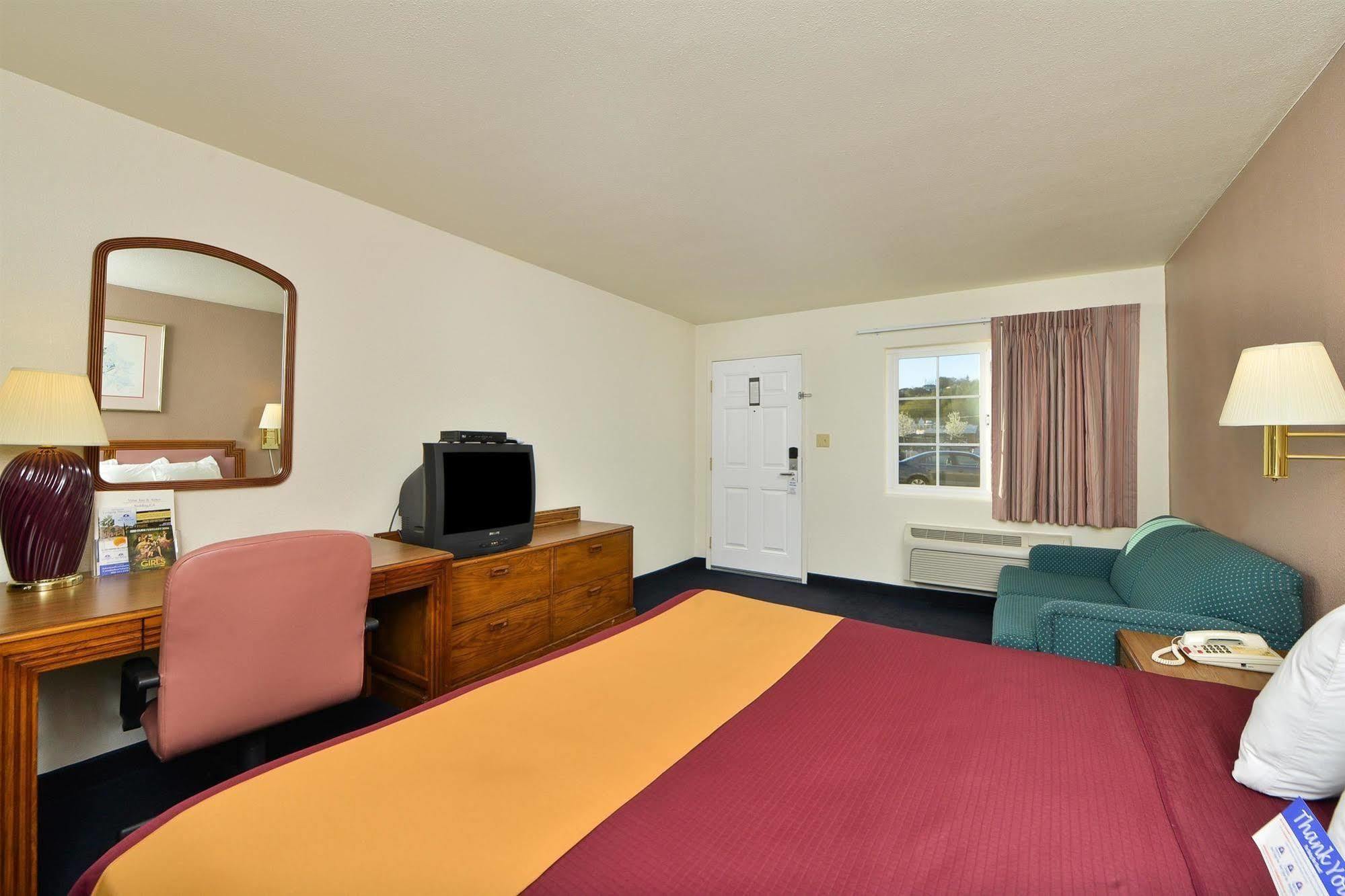 Value Inn & Suites Реддінг Екстер'єр фото
