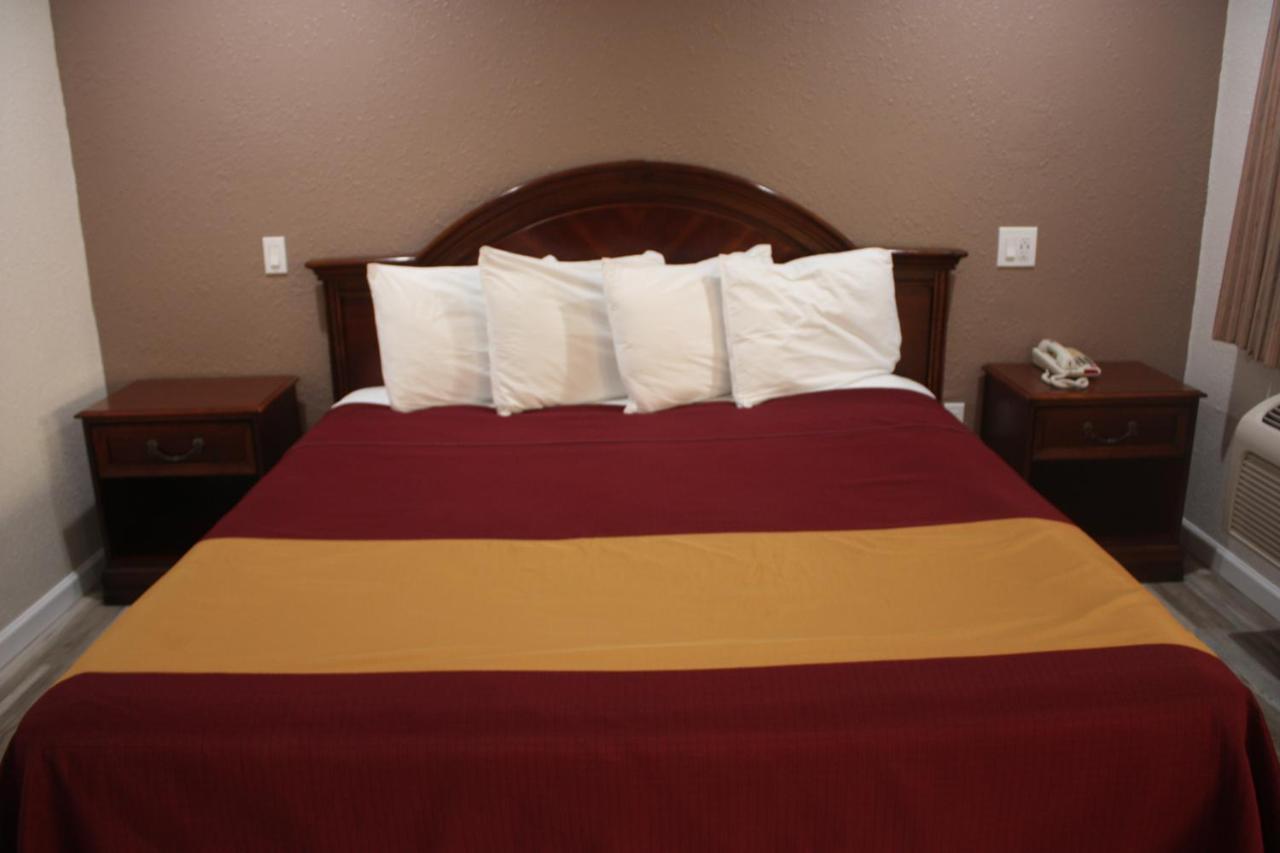 Value Inn & Suites Реддінг Екстер'єр фото